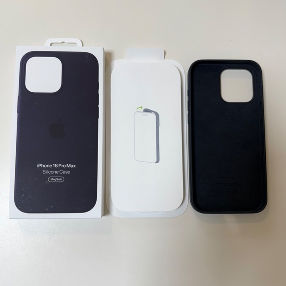 iPhone 16 Pro Max Silicon Case in black - Picture 2 of 2